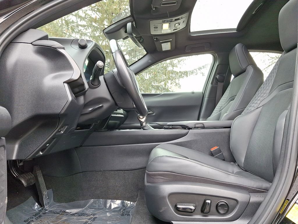 Used 2022 Lexus UX 250h w/ Premium Package image 13