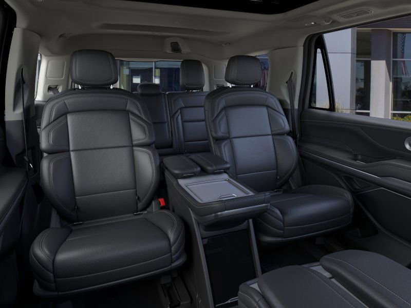 New 2026 Lincoln Navigator Reserve AWD/4WD image 11