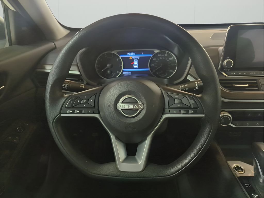 Used 2025 Nissan Altima 2.5 SV image 13