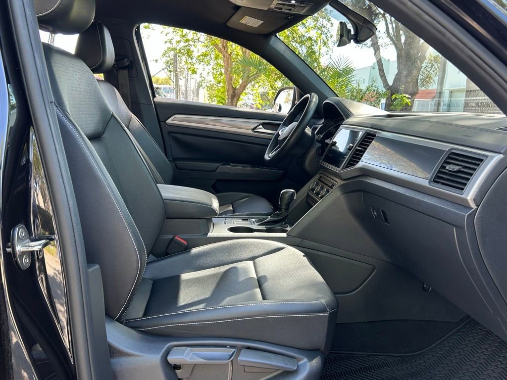 Used 2020 Volkswagen Atlas Cross Sport SE w/ Towing Package image 38