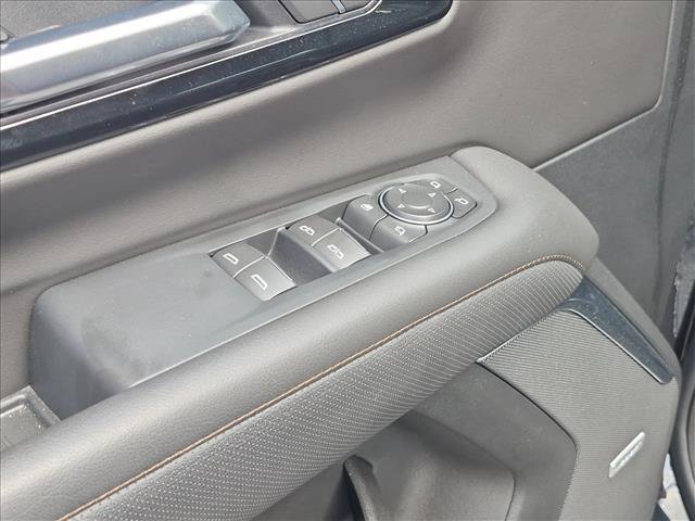 Used 2025 Chevrolet Tahoe High Country AWD/4WD image 12