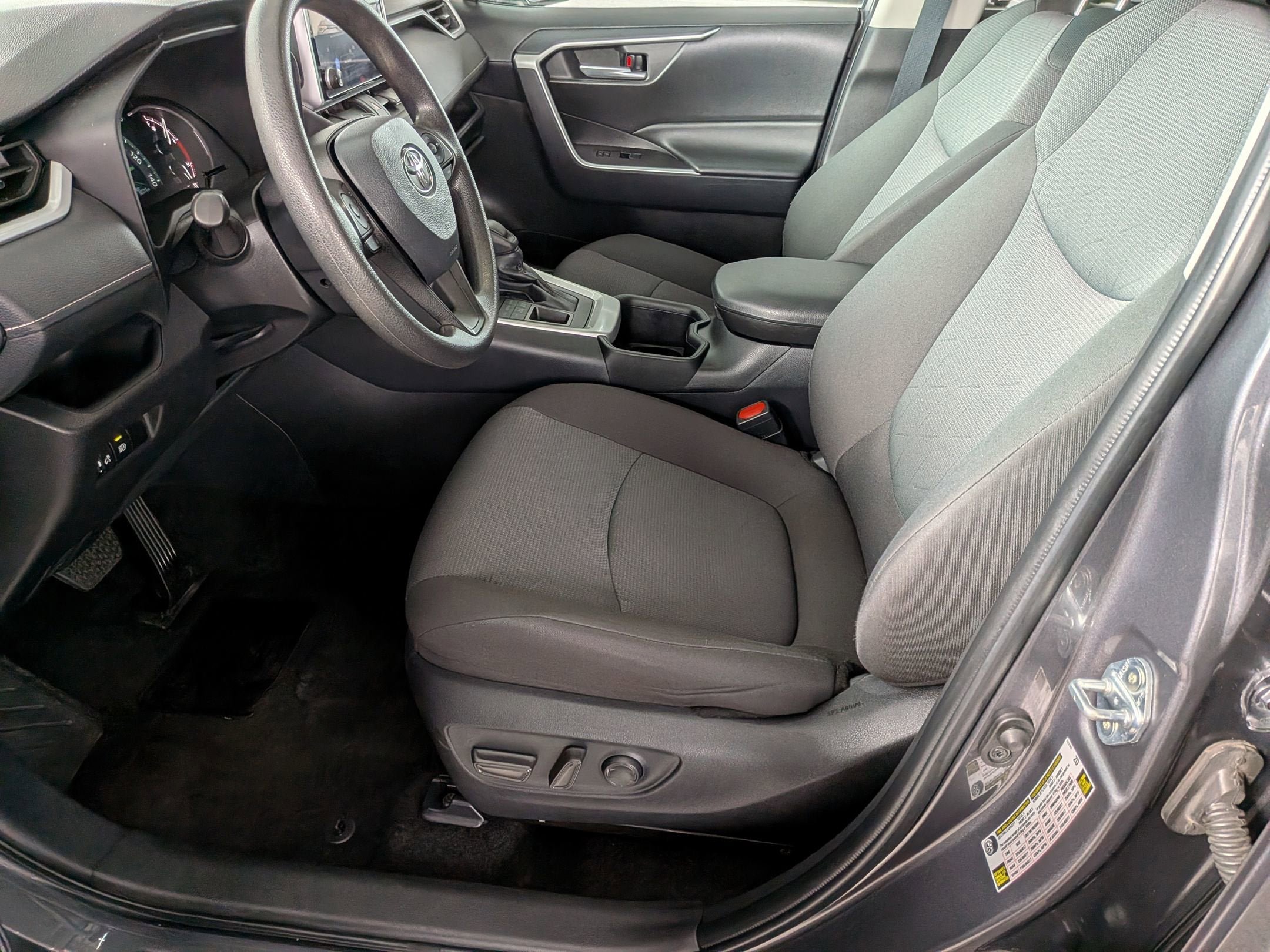 Certified 2025 Toyota RAV4 XLE AWD/4WD image 11