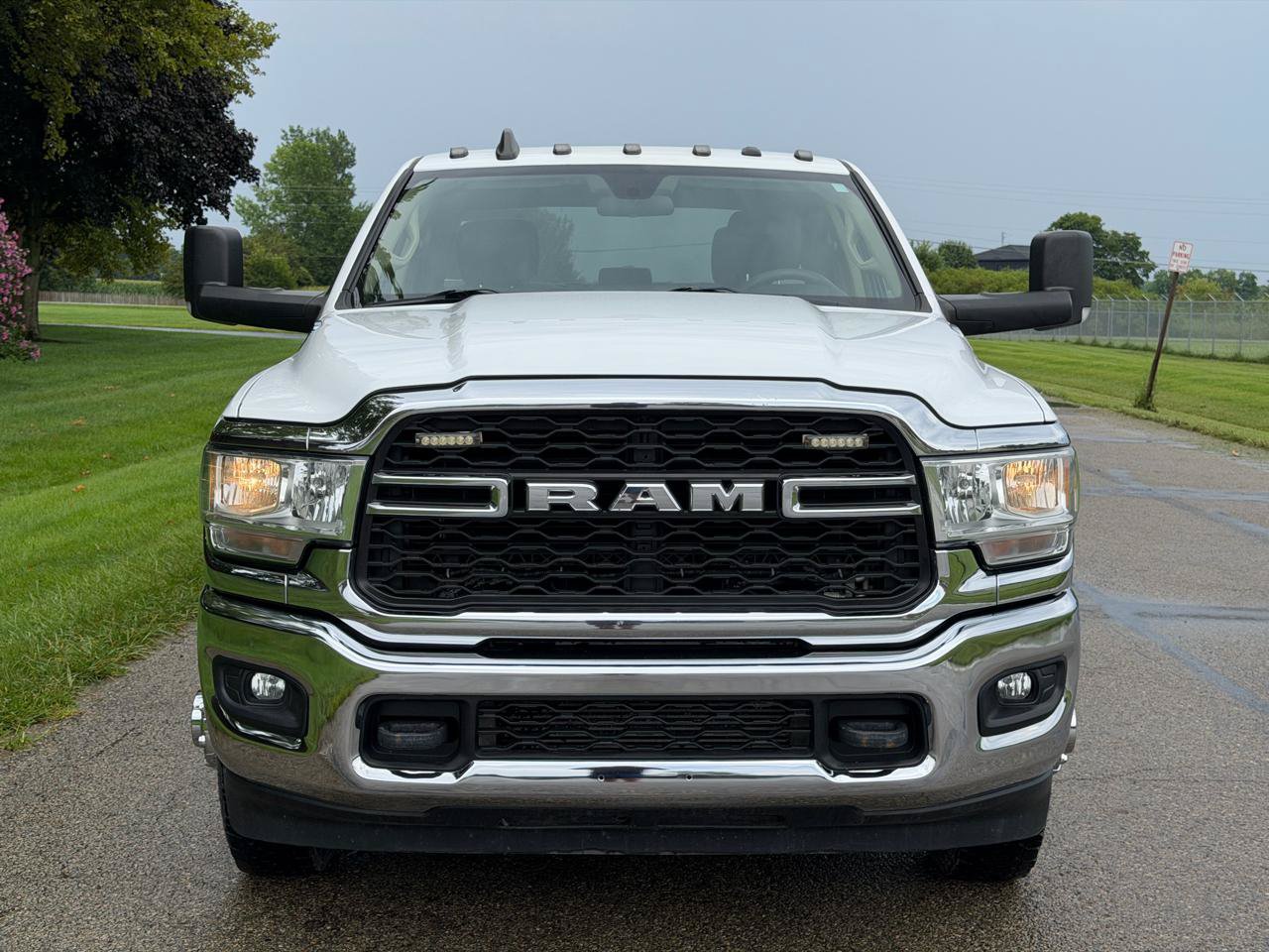 Used 2019 RAM 3500 Tradesman w/ Chrome Appearance Group AWD/4WD image 9