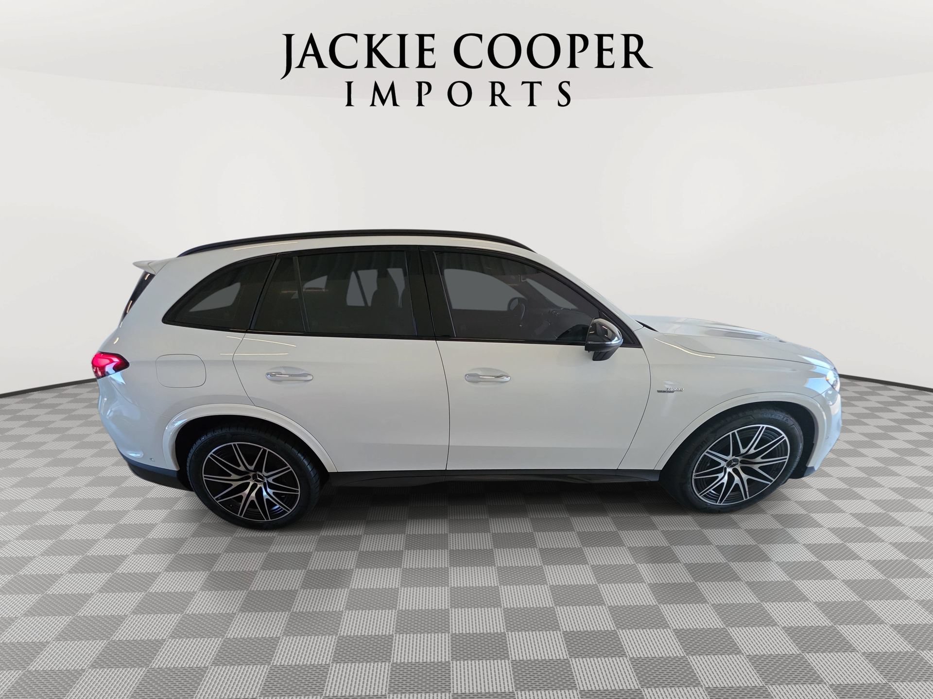Used 2025 Mercedes-Benz GLC 43 AMG 4MATIC image 4