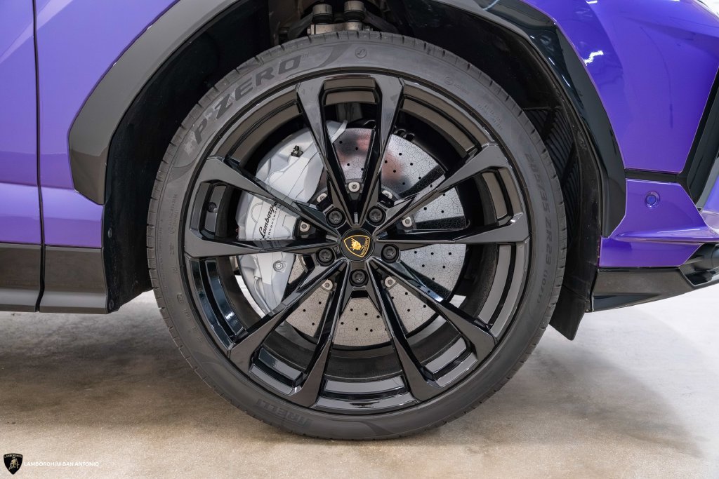Used 2024 Lamborghini Urus S AWD/4WD image 9