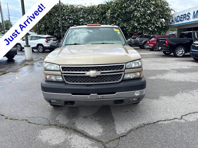 Used 2005 Chevrolet Silverado 2500 LS w/ Heavy-Duty Power Package AWD/4WD image 8