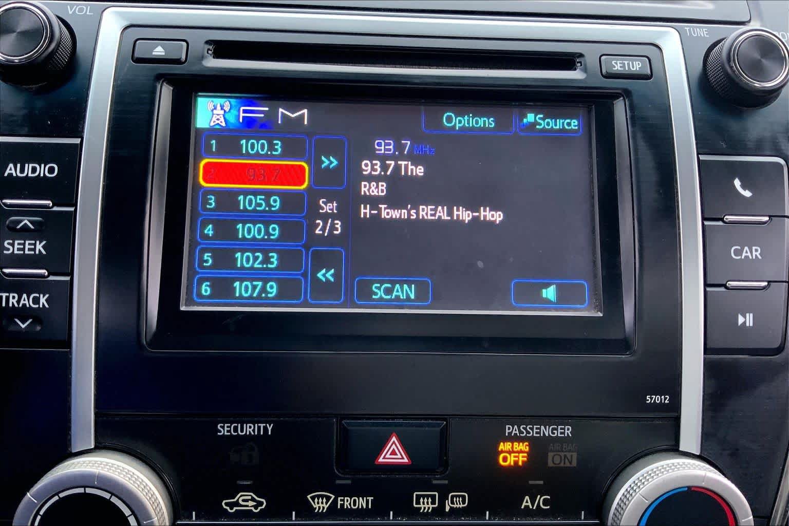 Used 2012 Toyota Camry SE FWD image 34