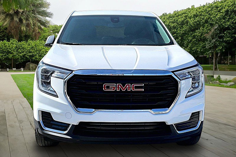 Used 2024 GMC Terrain SLE image 5