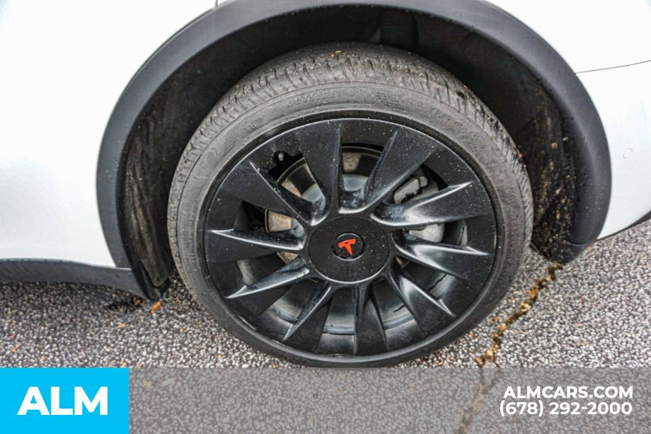 Used 2021 Tesla Model Y Long Range AWD/4WD image 17