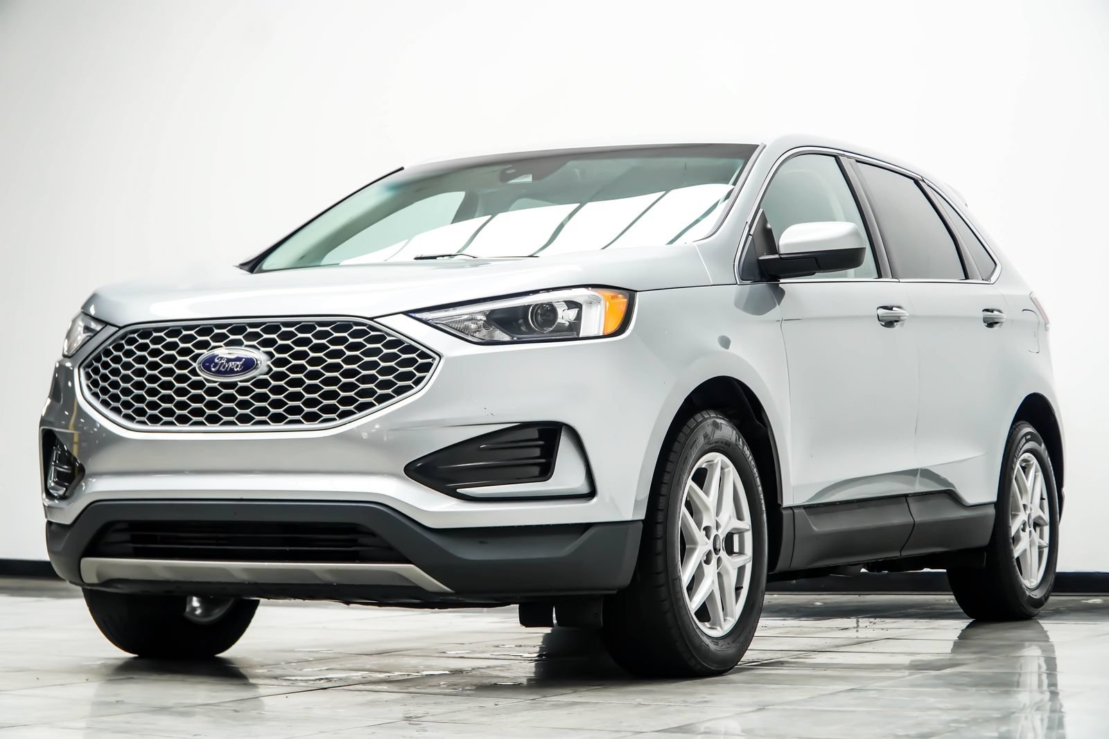Used 2023 Ford Edge SEL AWD/4WD image 9