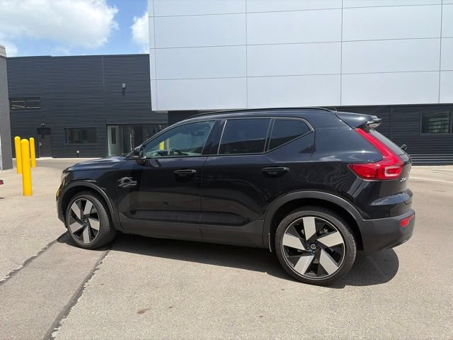 Used 2024 Volvo XC40 Recharge Plus w/ Protection Package Premier AWD/4WD image 7