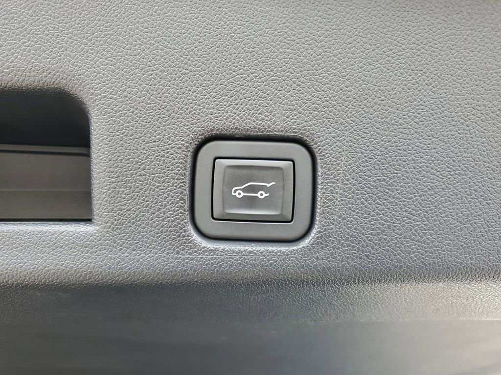 Used 2024 Chevrolet Traverse RS w/ LPO, Floor Liner Package image 33