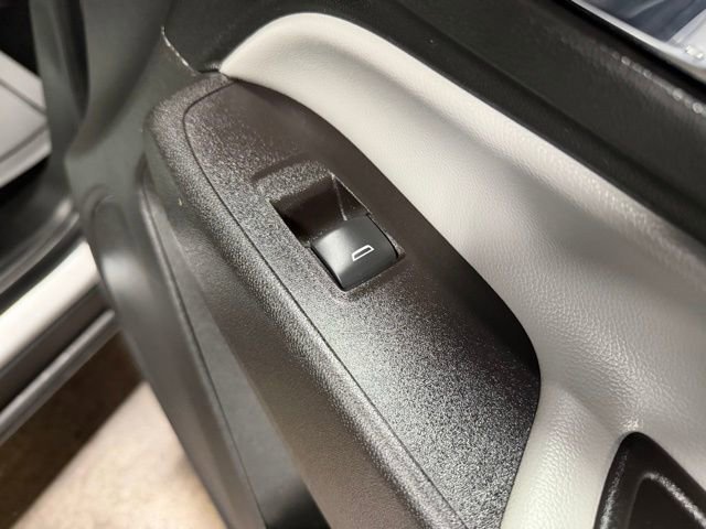 Used 2022 Chevrolet Equinox LS w/ LS Convenience Package image 25