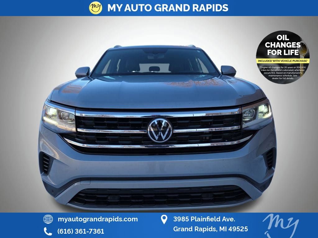 Used 2022 Volkswagen Atlas Cross Sport SE image 2