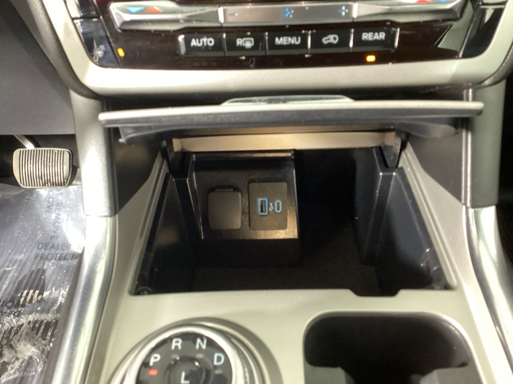 Used 2022 Ford Explorer XLT w/ Equipment Group 202A image 29