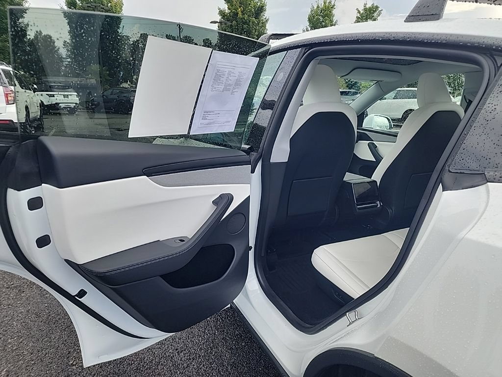 Used 2026 Tesla Model Y 2WD image 15