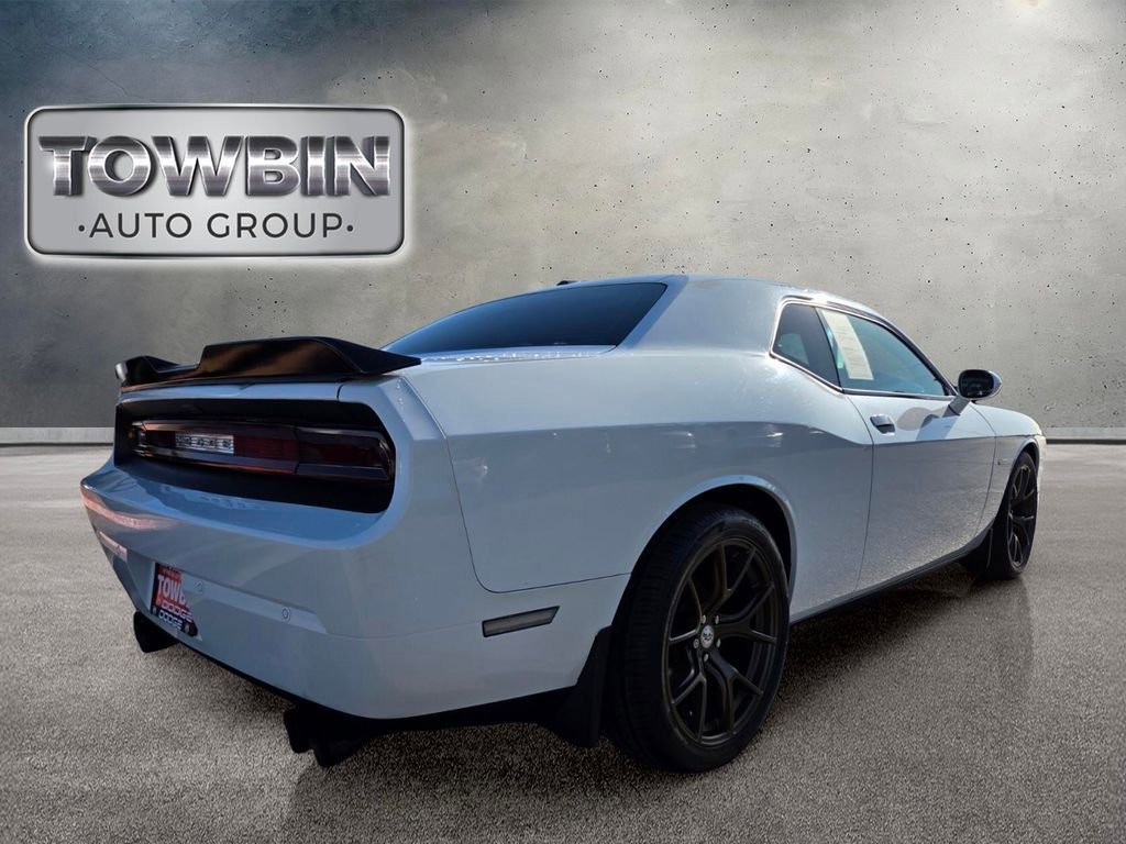 Used 2014 Dodge Challenger R/T RWD image 4