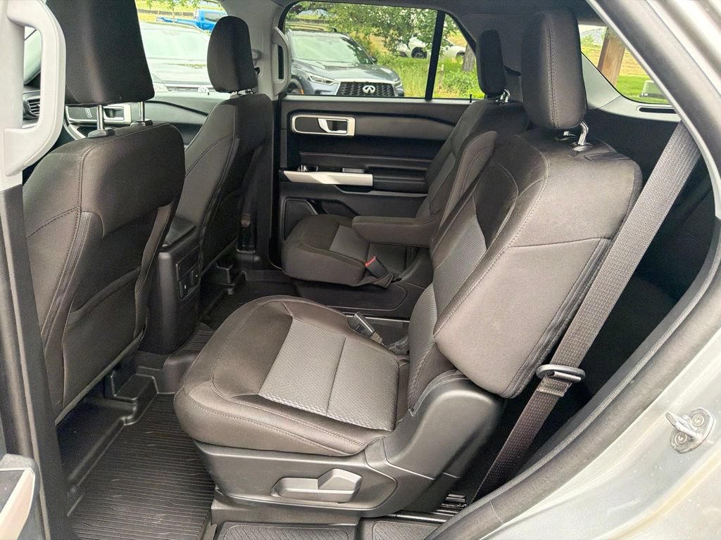 Used 2024 Ford Explorer XLT AWD/4WD image 18