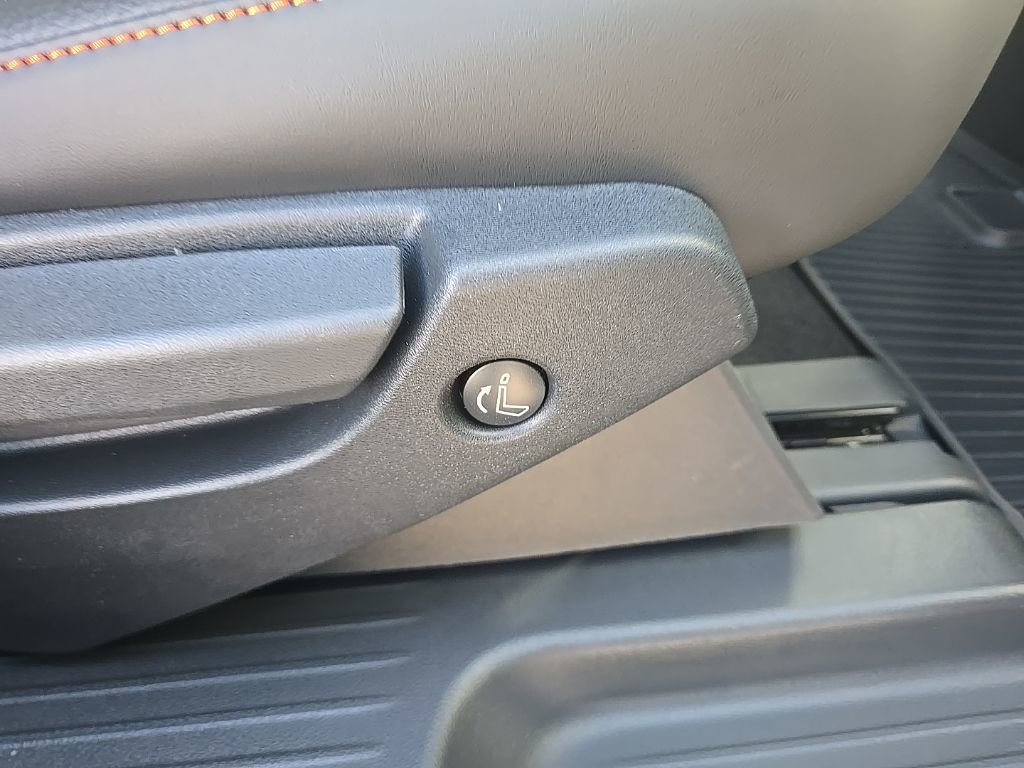 New 2026 Nissan Pathfinder Rock Creek w/ Rock Creek Premium Package image 32