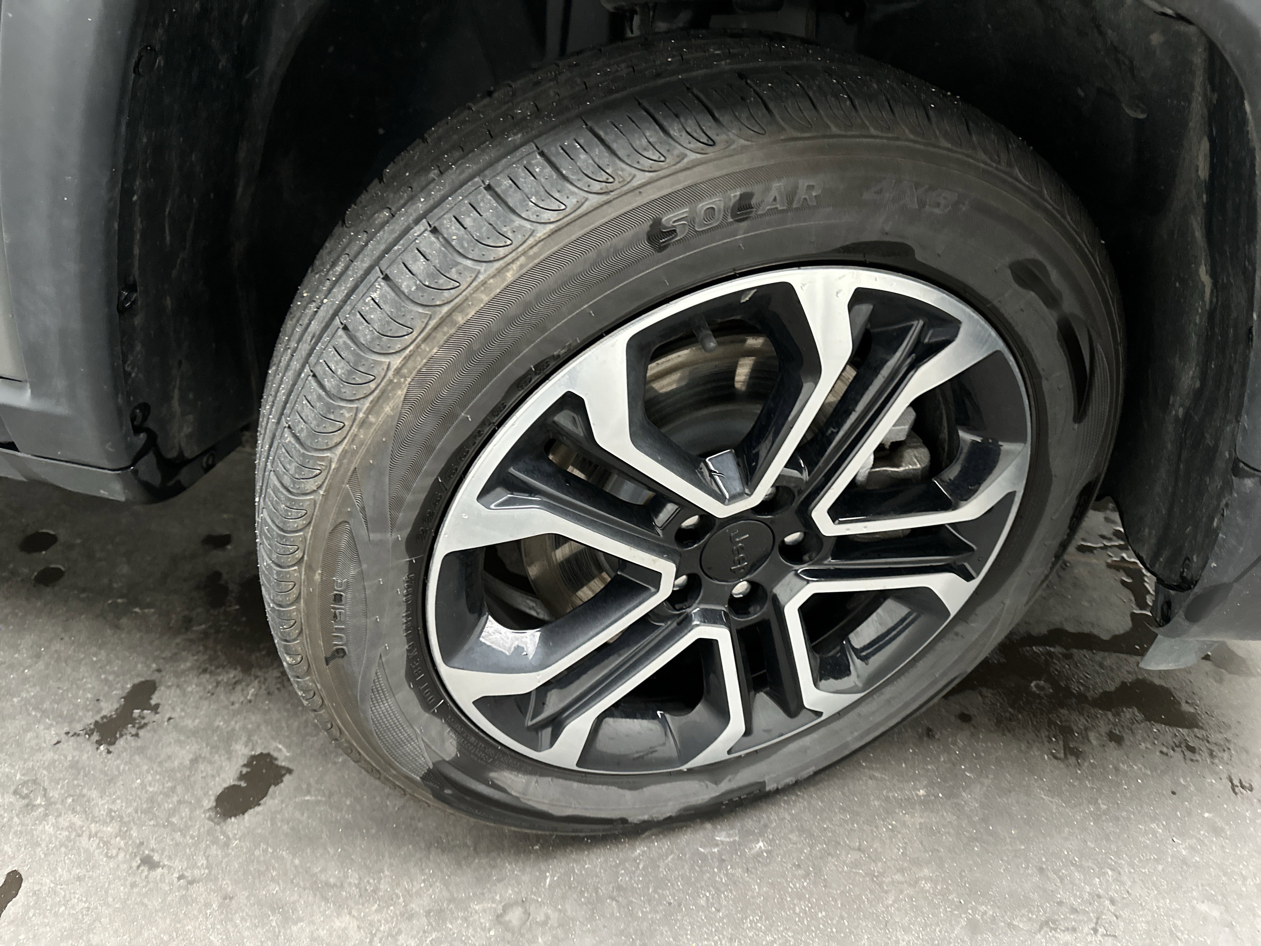 Used 2024 Jeep Compass Limited image 11