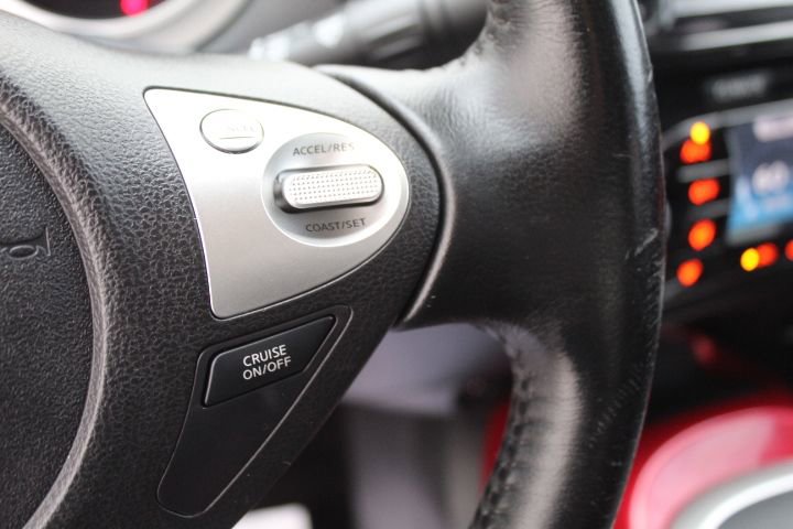 Used 2015 Nissan Juke SL image 16