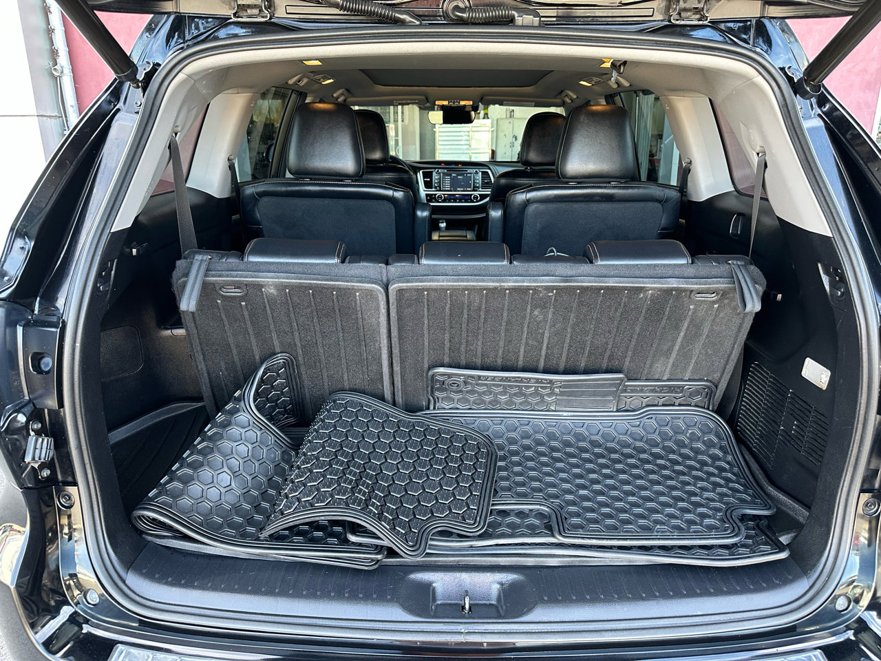 Used 2017 Toyota Highlander Limited image 17