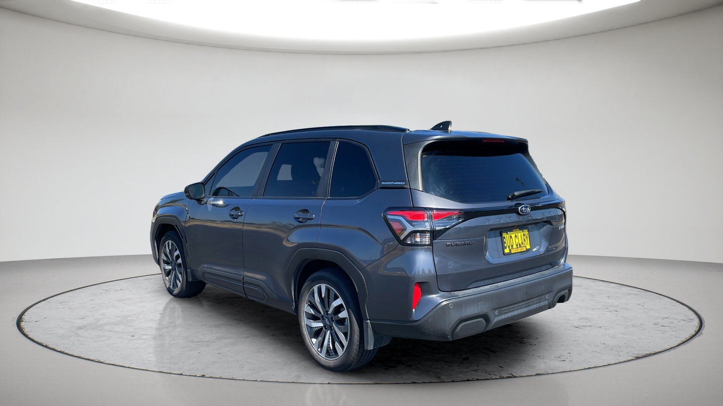 Used 2025 Subaru Forester Touring AWD/4WD image 17