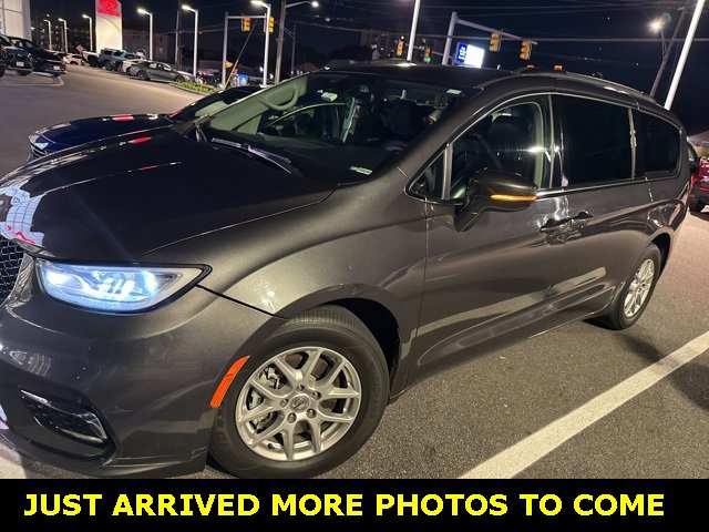 Used 2022 Chrysler Pacifica Touring-L