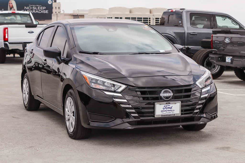 Used 2025 Nissan Versa S w/ Trunk Package FWD image 3