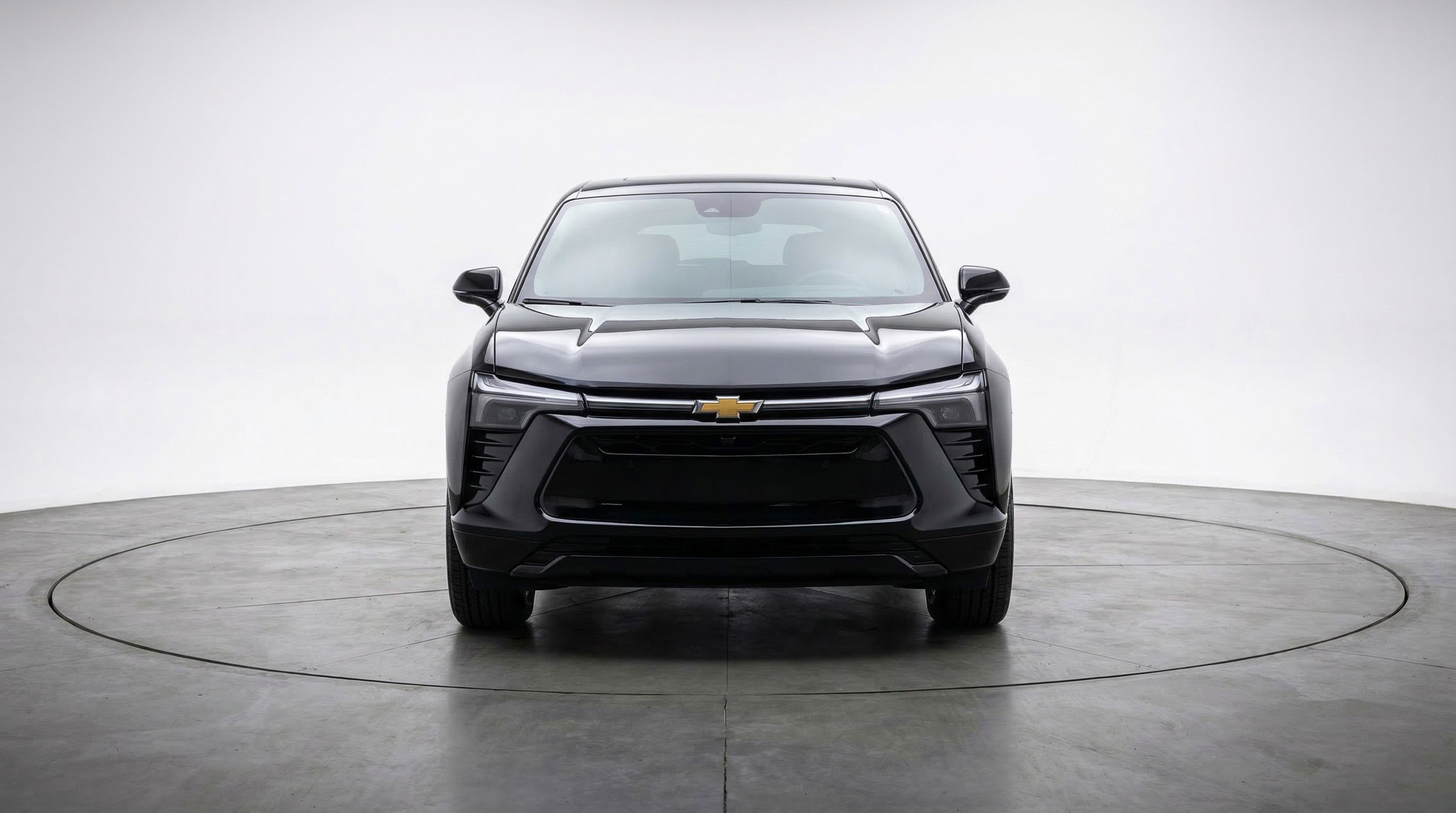 Used 2025 Chevrolet Blazer LT image 2