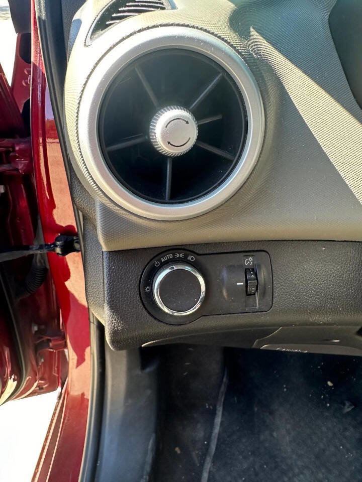 Used 2019 Chevrolet Sonic LT w/ Convenience Package image 38