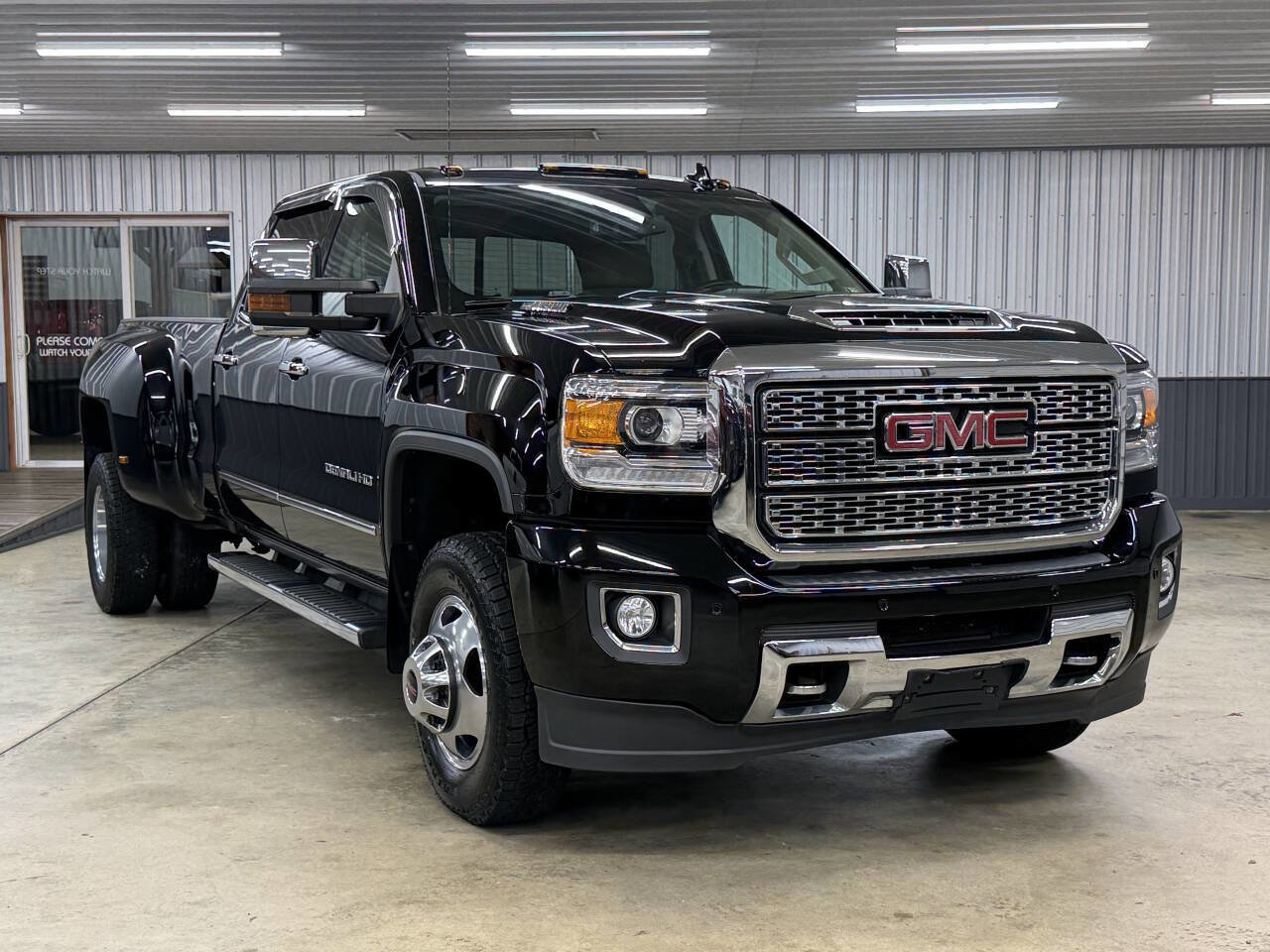 Used 2019 GMC Sierra 3500 Denali w/ Duramax Plus Package image 5