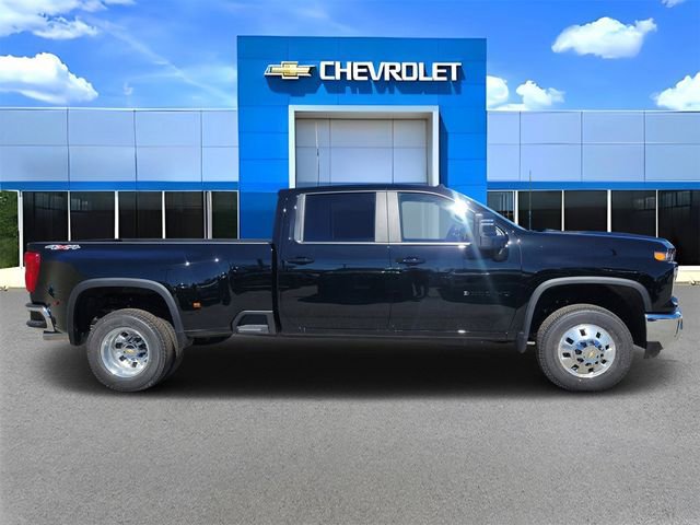 New 2026 Chevrolet Silverado 3500 LT w/ All Star Edition image 2