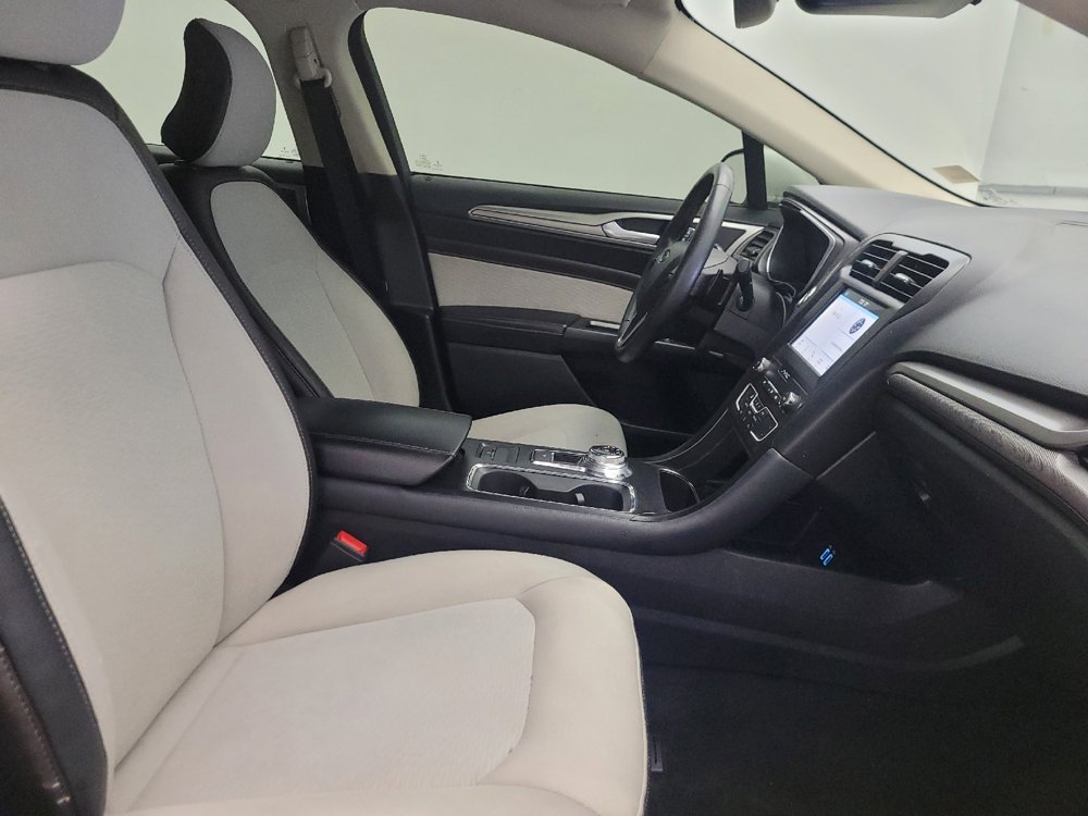 Used 2019 Ford Fusion SE w/ Equipment Group 151A FWD image 21