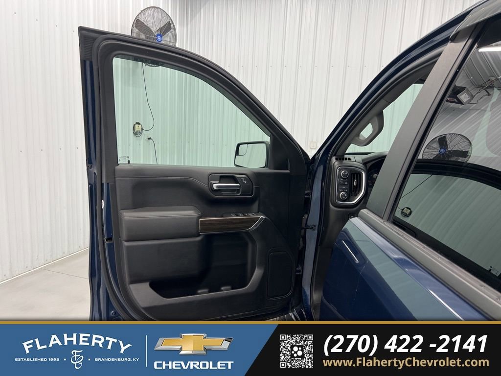 Used 2021 Chevrolet Silverado 1500 LT w/ Convenience Package II image 8