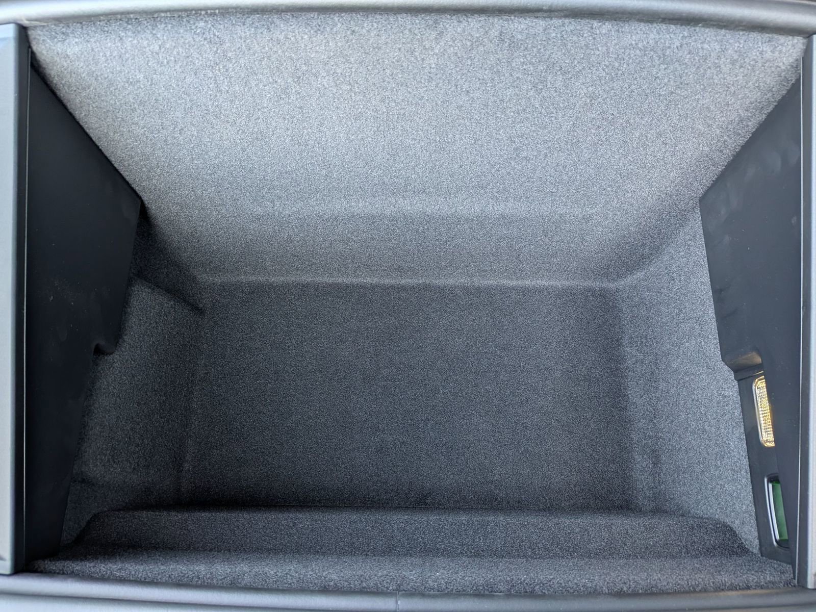 Used 2026 Porsche Taycan image 28