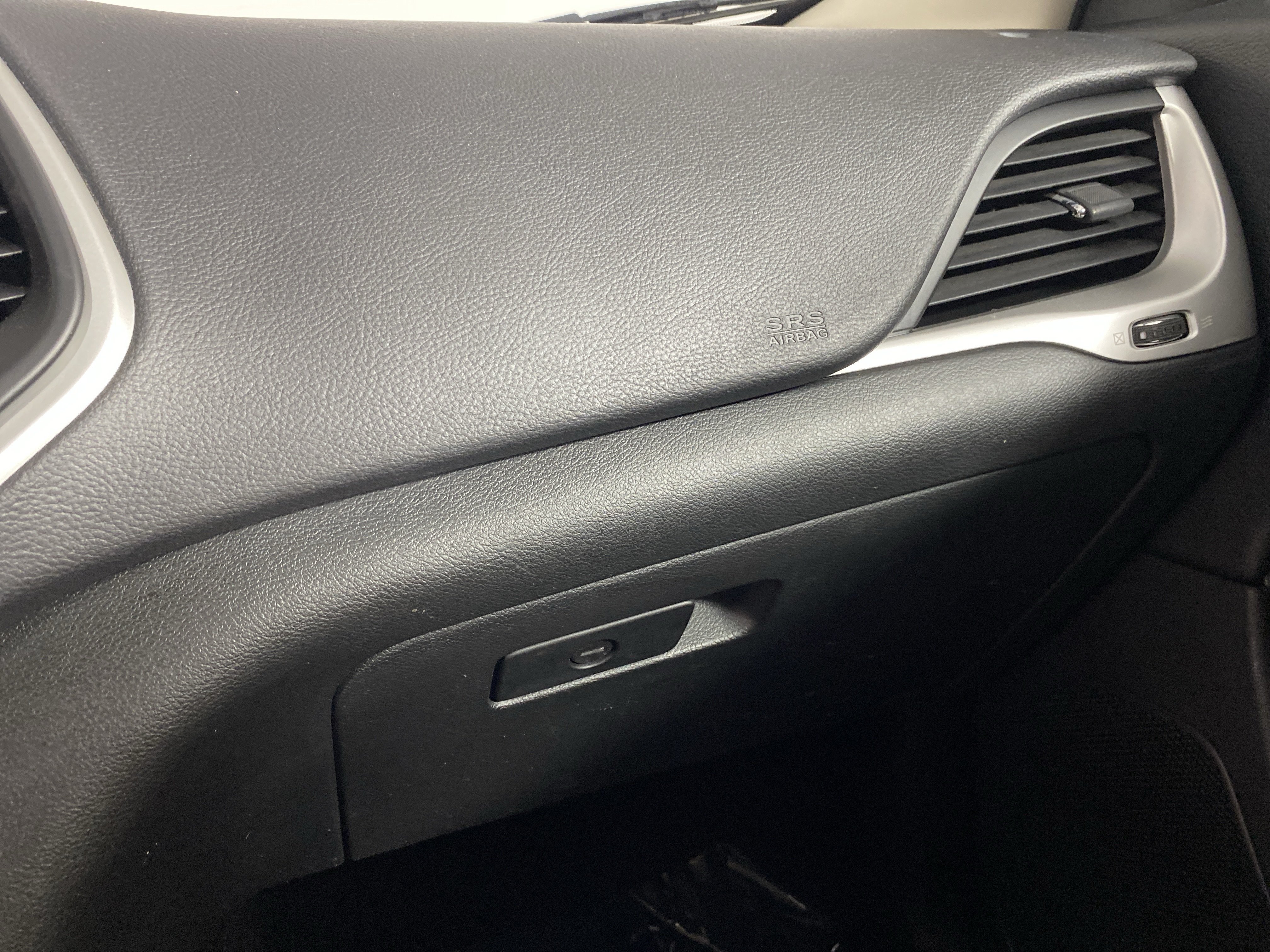 Used 2016 Jeep Cherokee Sport AWD/4WD image 28