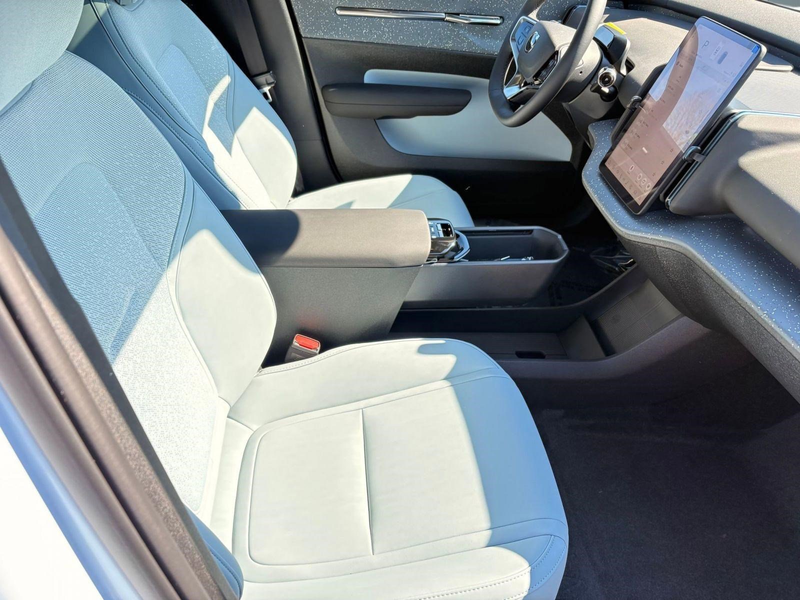 New 2026 Volvo EX30 Ultra w/ Climate Package image 26