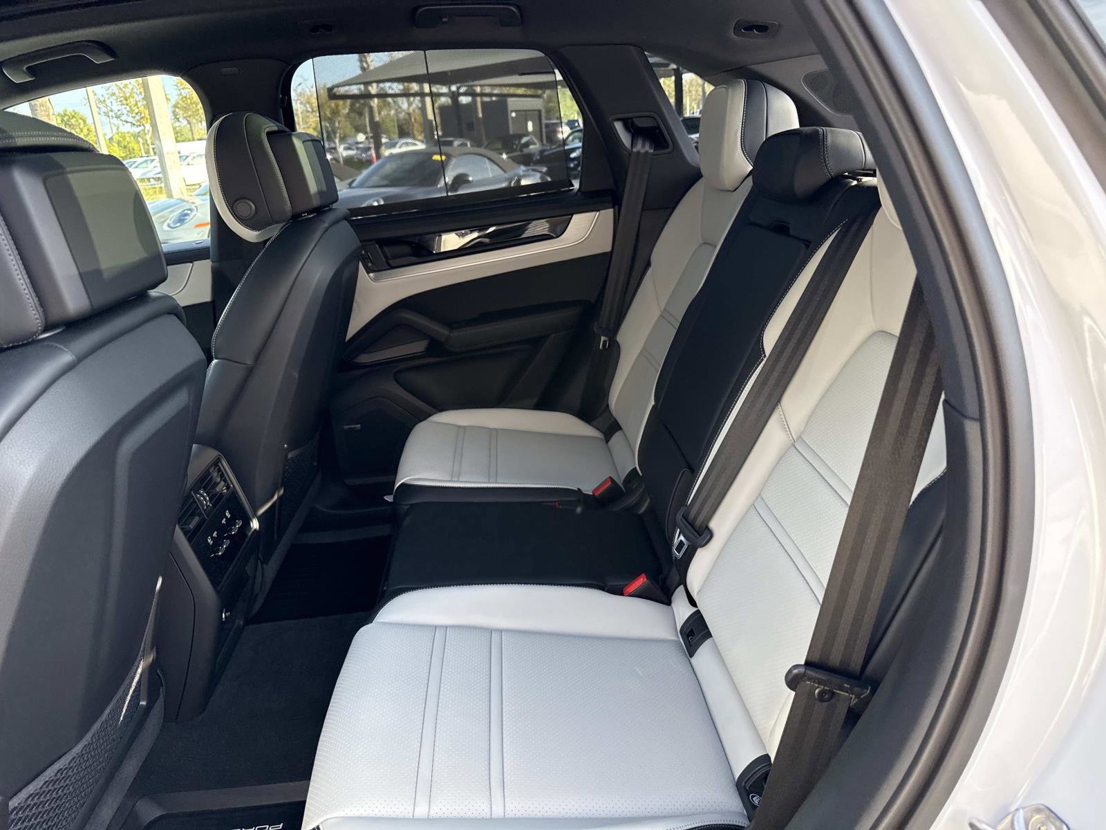 Used 2024 Porsche Cayenne S image 16