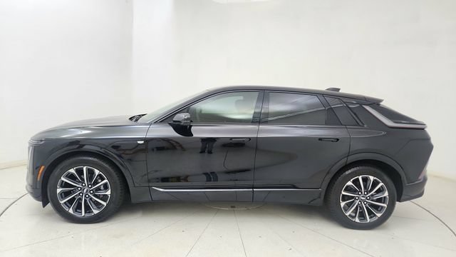 Used 2025 Cadillac Lyriq Sport AWD/4WD image 3