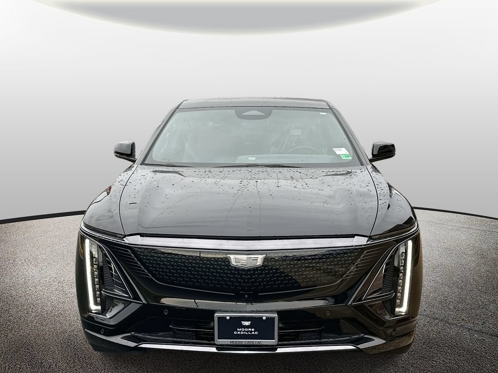 Used 2025 Cadillac Lyriq Sport AWD/4WD image 6