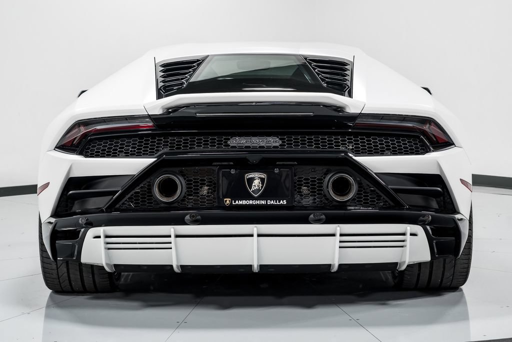 Used 2022 Lamborghini Huracan EVO AWD/4WD image 4