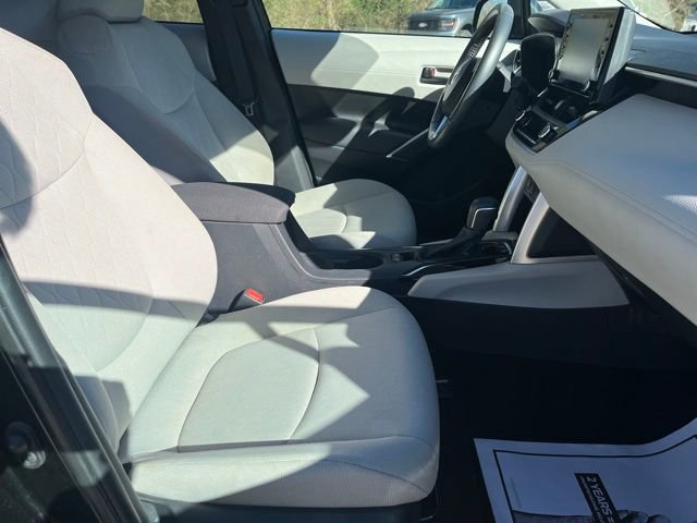 Used 2022 Toyota Corolla Cross LE image 10