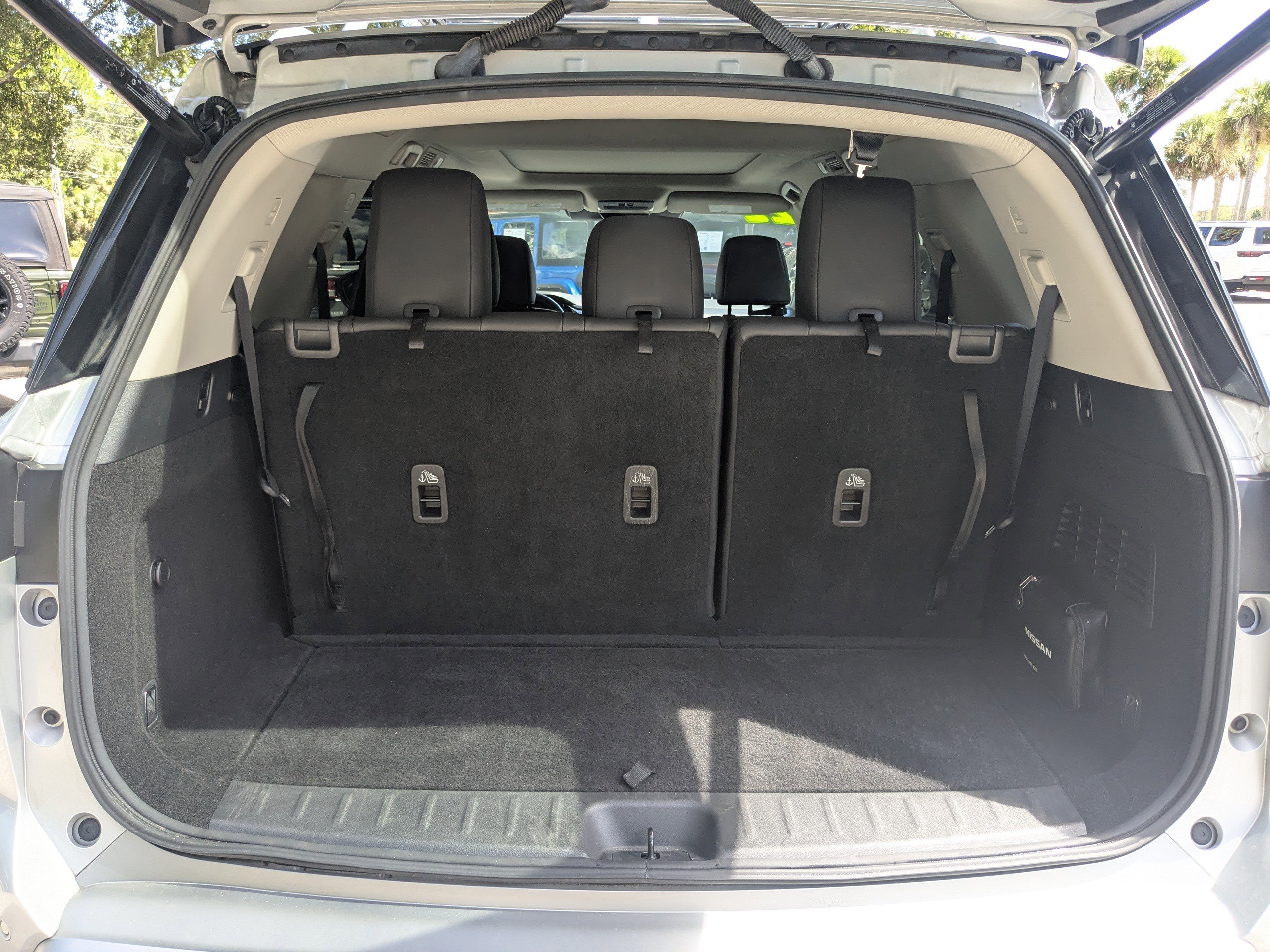 Used 2022 Nissan Pathfinder SL w/ SL Premium Package image 12