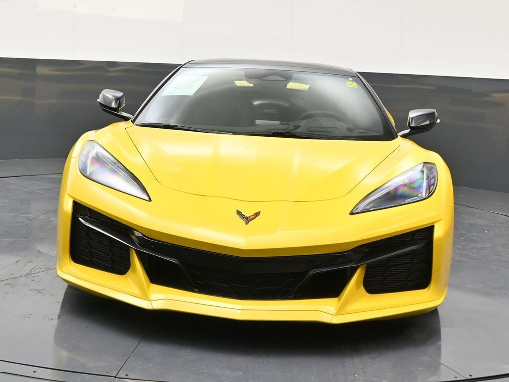 Used 2025 Chevrolet Corvette Z06 w/ Stealth Interior Trim Package RWD image 8