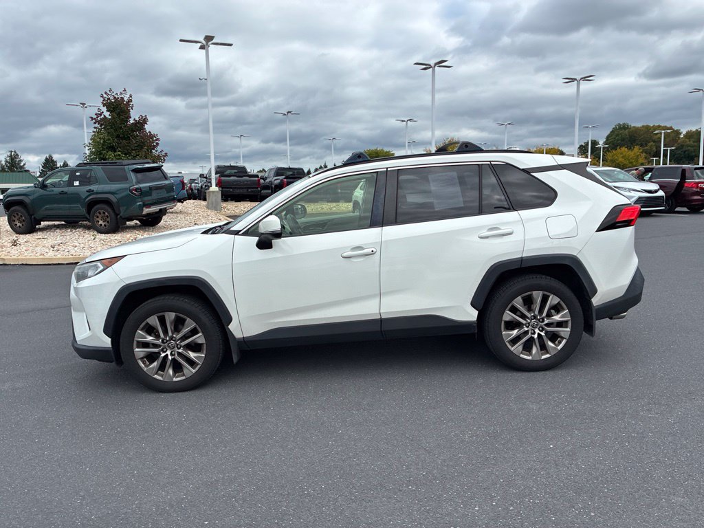 Used 2019 Toyota RAV4 XLE Premium w/ Cold Weather Package AWD/4WD image 15
