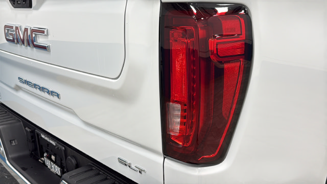 Used 2026 GMC Sierra 1500 SLT w/ SLT Premium Plus Package AWD/4WD image 43
