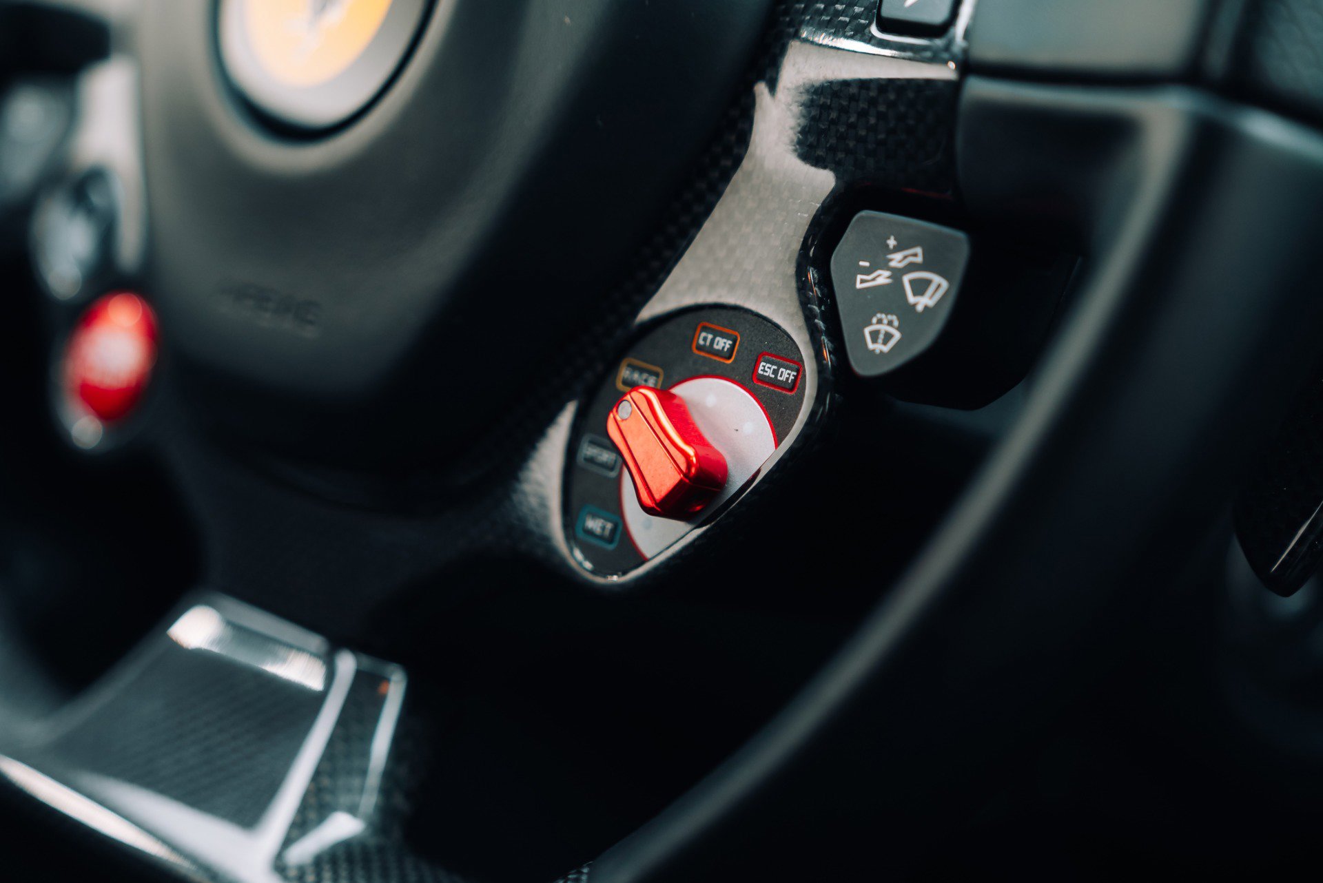 Used 2015 Ferrari 458 Speciale Coupe RWD image 34