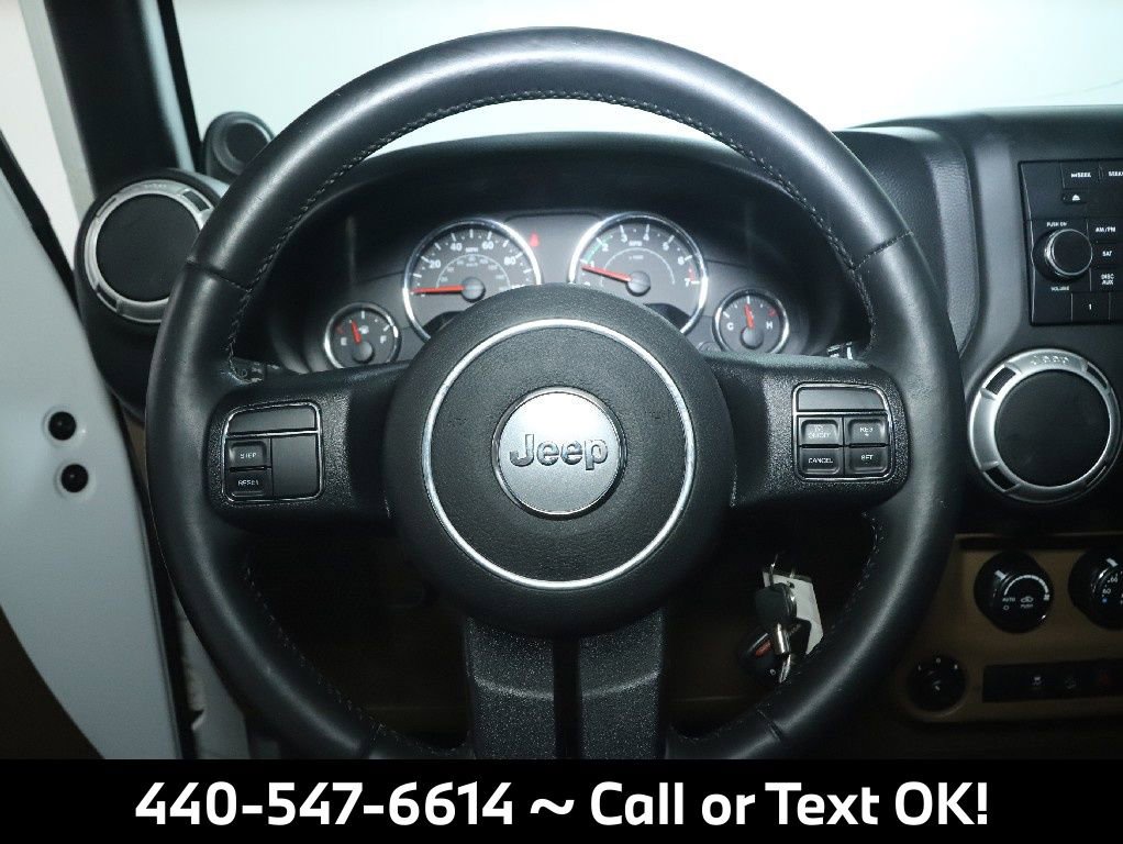 Used 2014 Jeep Wrangler Unlimited Sahara image 30
