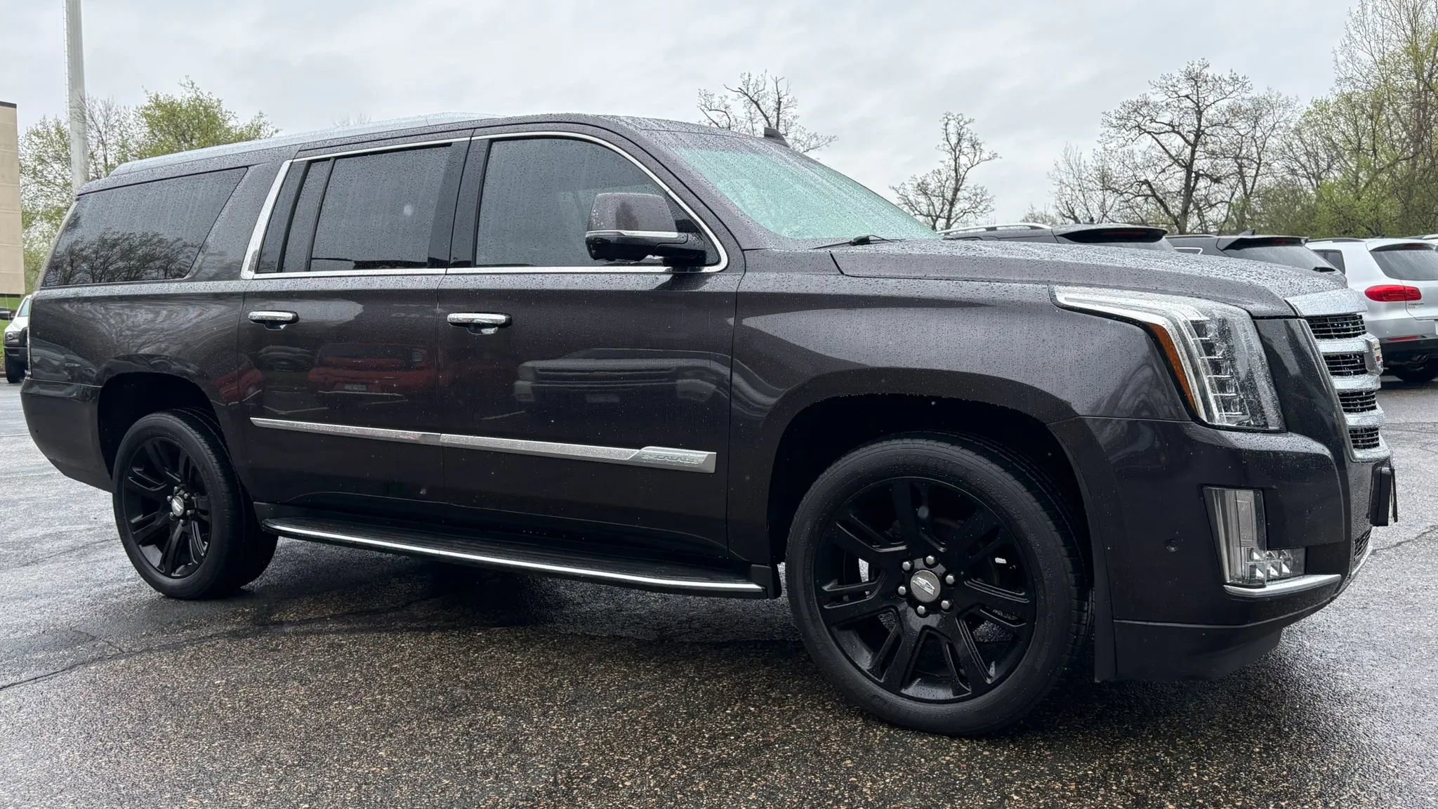 Used 2017 Cadillac Escalade ESV Luxury AWD/4WD image 12